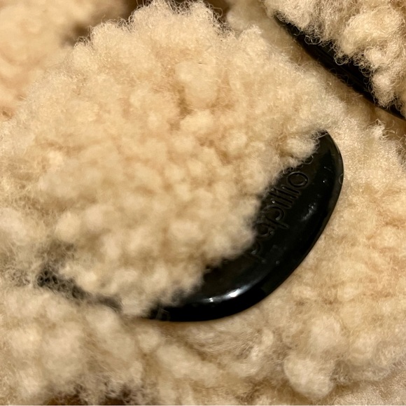 BIRKENSTOCK
Arizona Big Buckle Shearling Slide Sandals - Eggshell - Picture 10 of 11